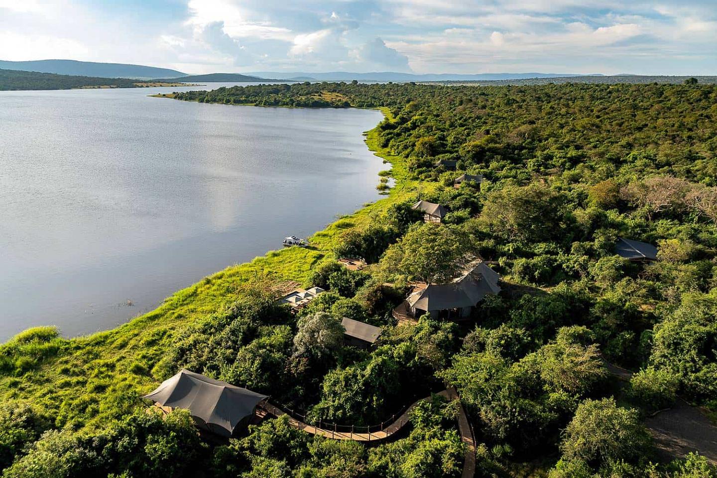 Akagera & Volcanoes 5-Day Tour